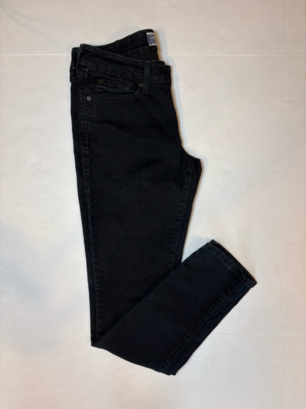 Levi’s Signature Black Mid Rise Skinny Jeans size 6M
